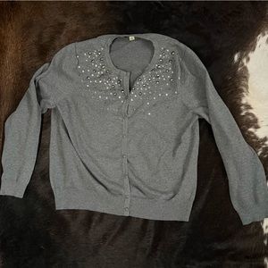 Carolyn Taylor - long sleeve gray cardigan with bead and sequins detail. SZ L